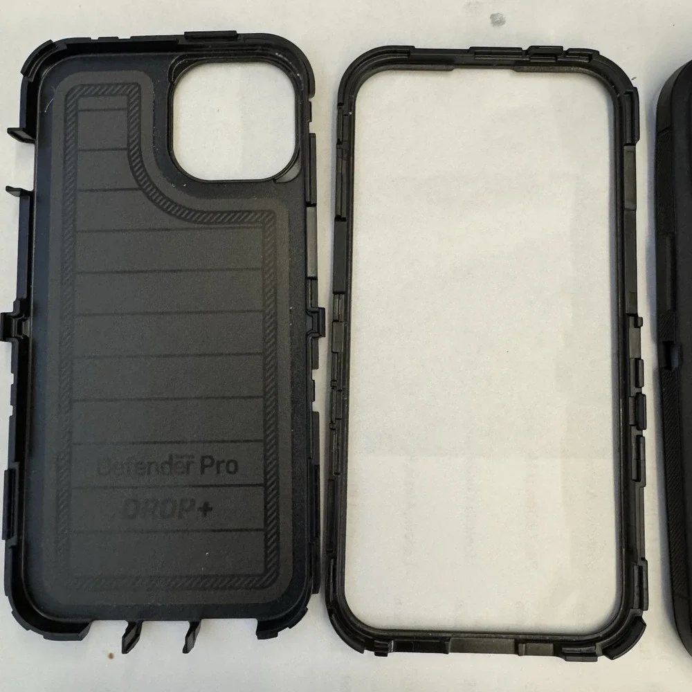 OtterBox Defender Pro Series Case iPhone 16e / iPhone 15 / iPhone 14 / iPhone 13